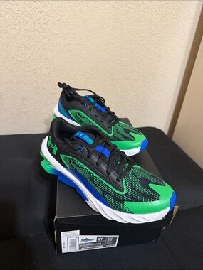NIB Under Armour BGS Charged Scramjet 4 Green, Blue & Black Boys' Sneakers